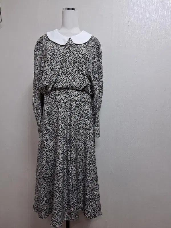 일본구제 잘잘한꽃무늬 레트로 롱원피스 통66작은 마른77