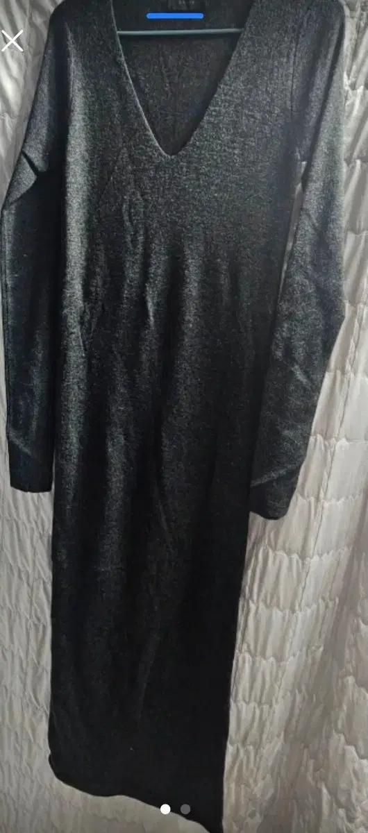 짙은그레이 부드럽고 얇은 소재 브이넥 긴팔 니트 원피스 새상품