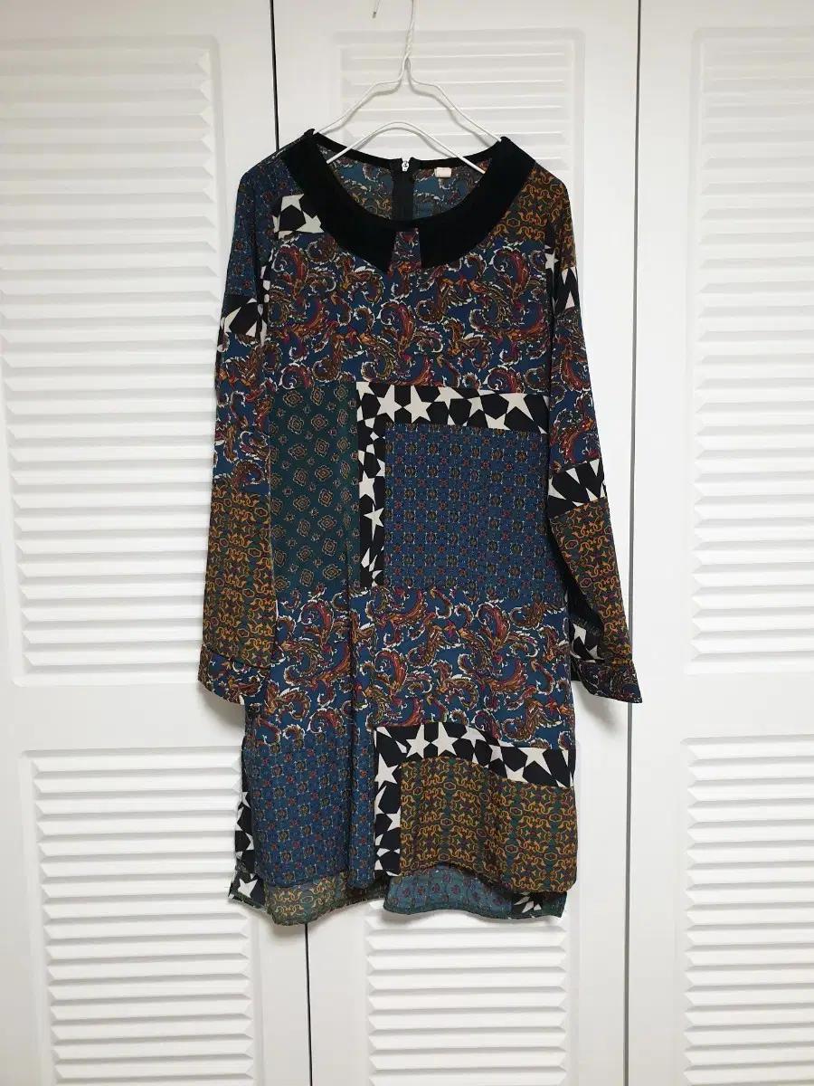 쉬폰 원피스 (목부분벨벳) 사이즈S 55~66