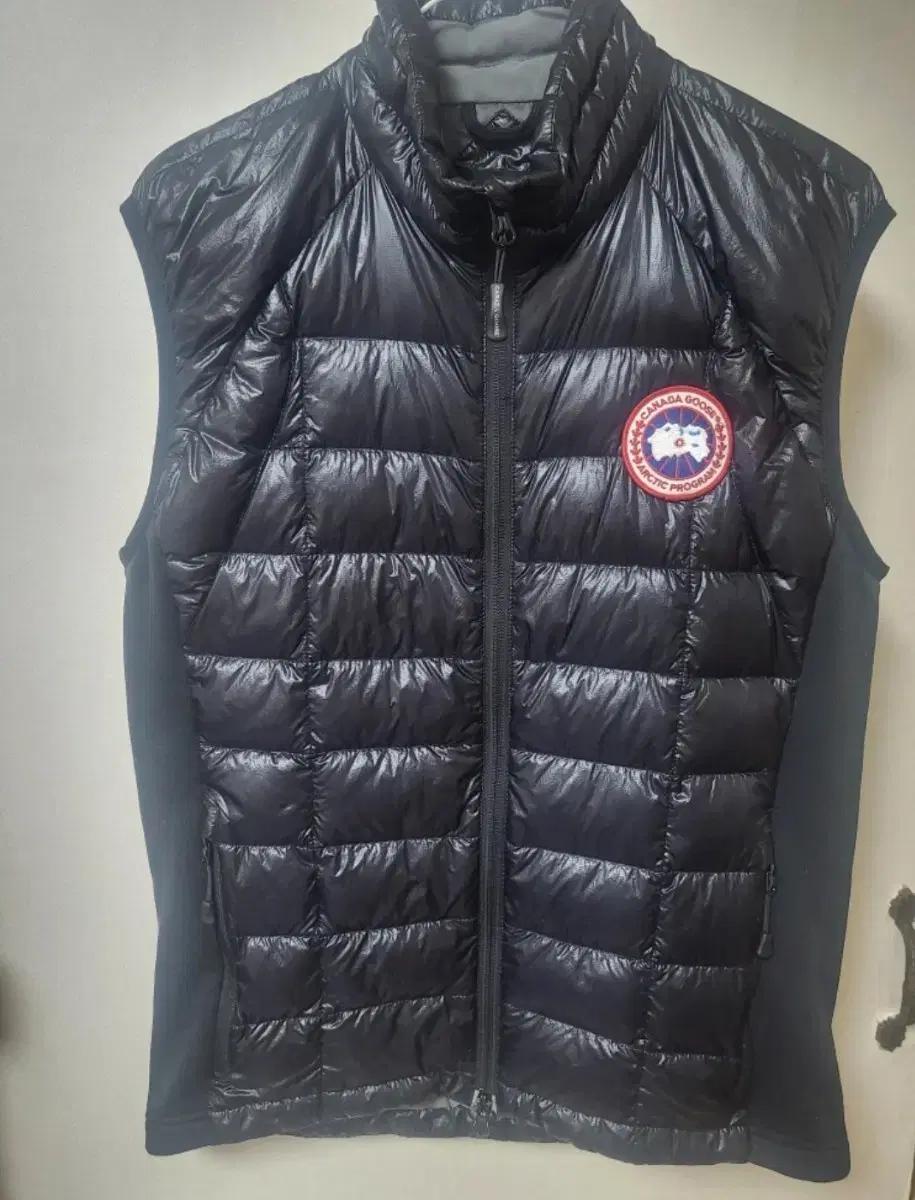 캐나다구스 경량 패딩조끼 M