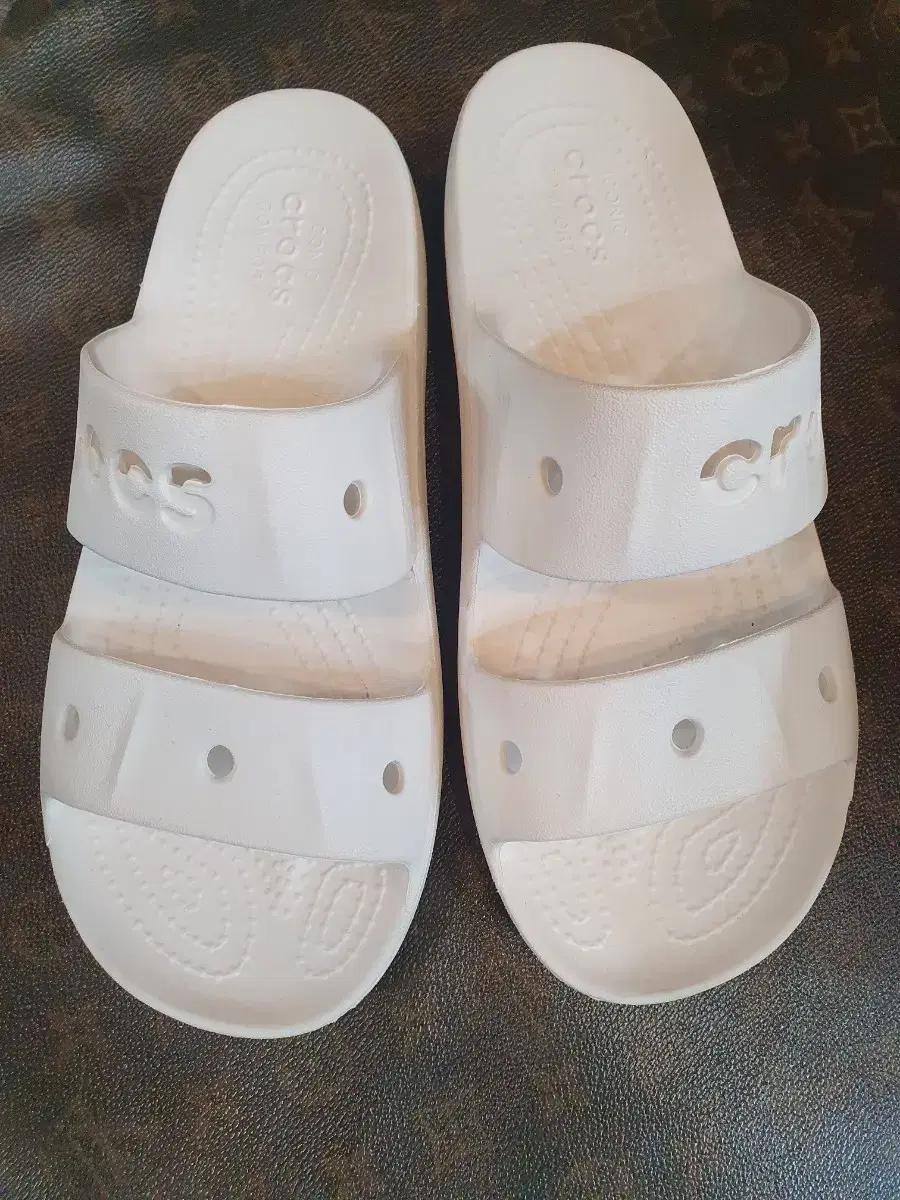 크록스 샌들 화이트 여성 슬리퍼 230m