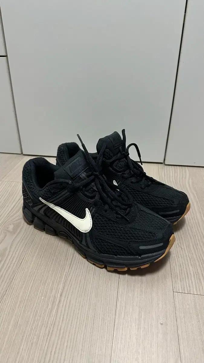 나이키 줌 보메로 5 블랙 IB4005-010