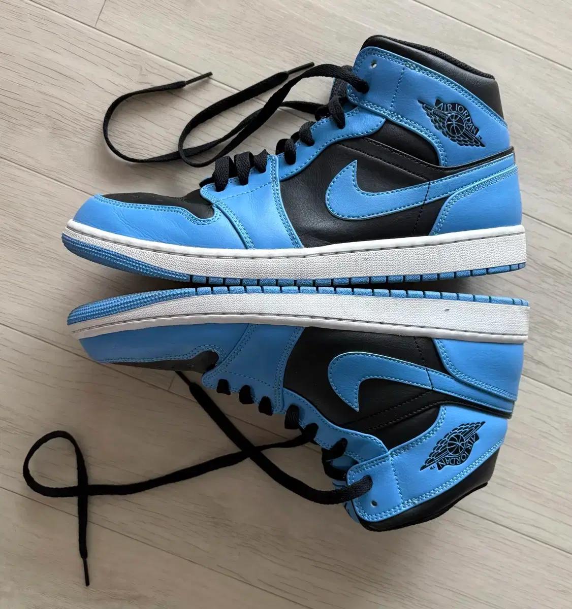 나이키 조던1 미드 유니버시티블루 팝니다-290