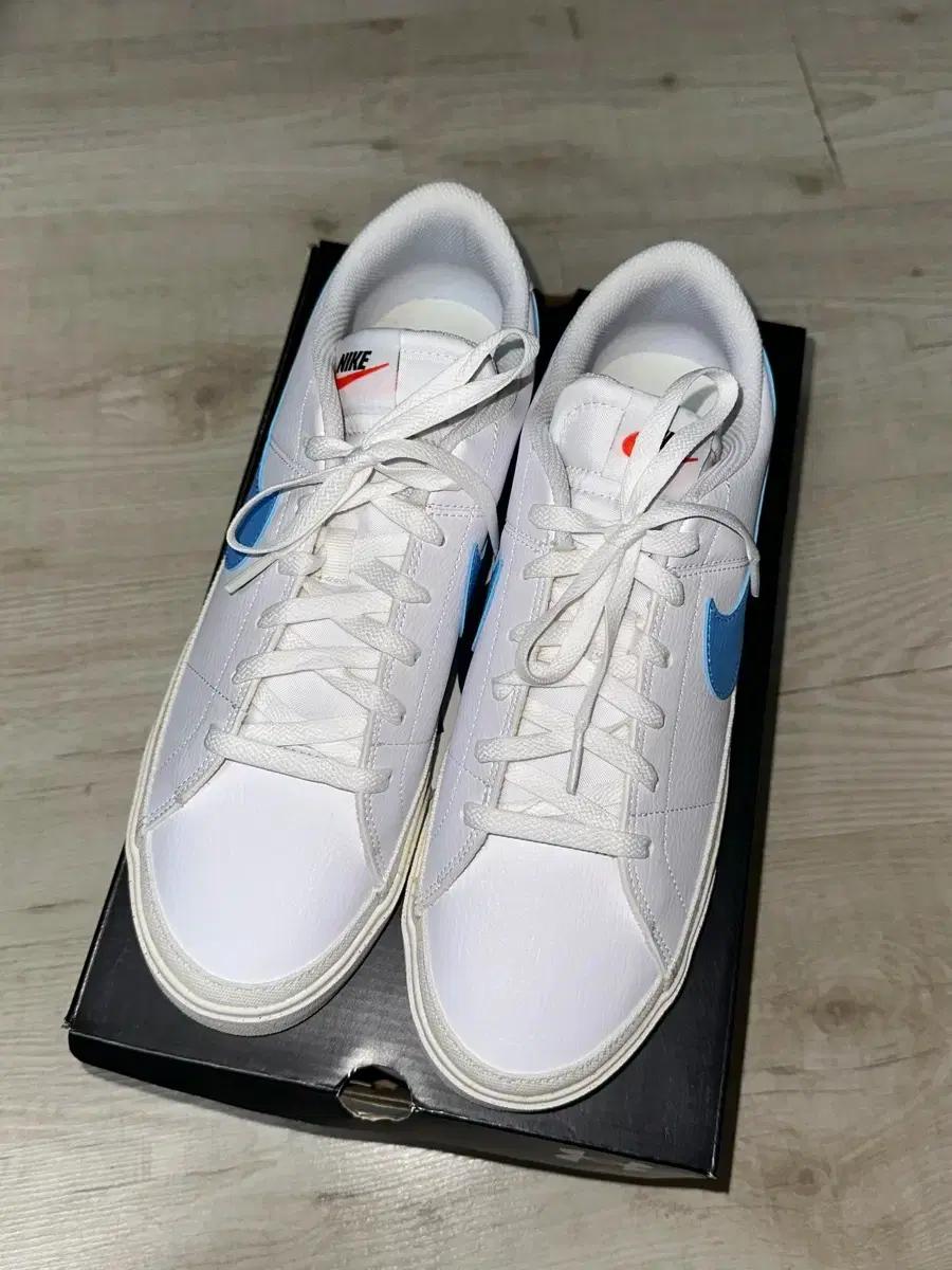 나이키 코트 레거시 테니스화 새상품