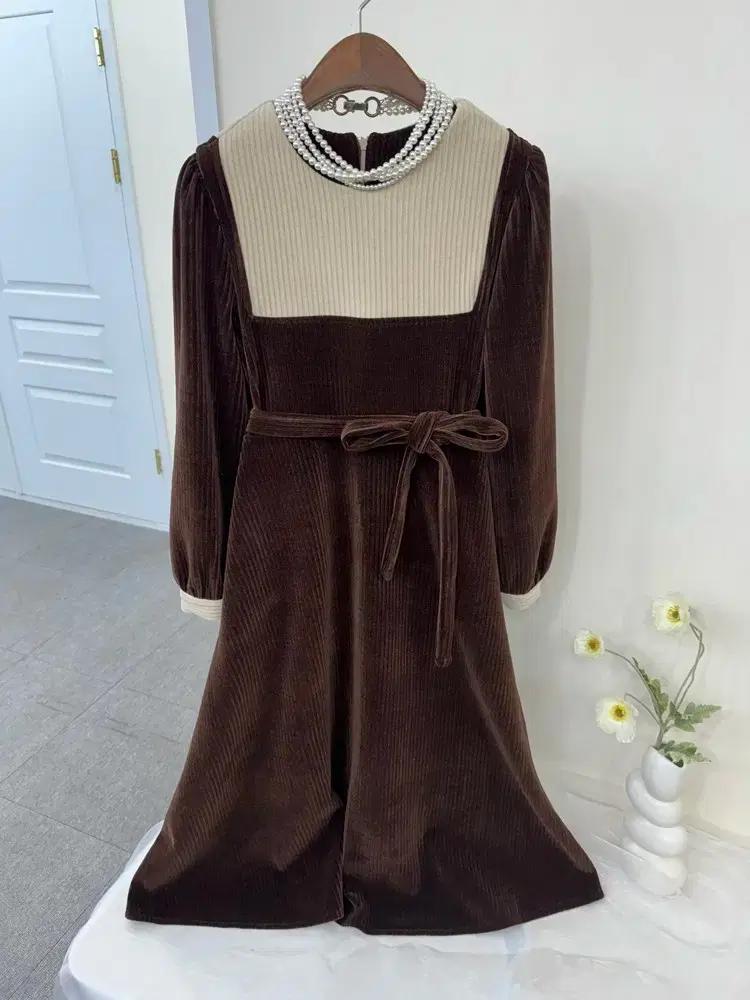 새상품) 고퀄 벨벳코듀로이원피스 겨울원피스 두꺼운벨벳소재 비싼원단