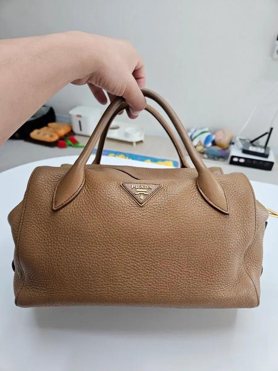 프라다 비텔로다이노 숄더백