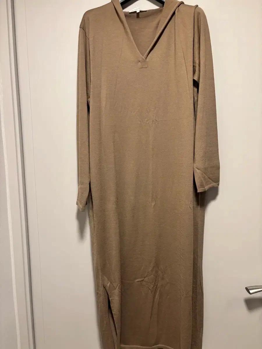 더캐시미어.후드 롱 니트 원피스