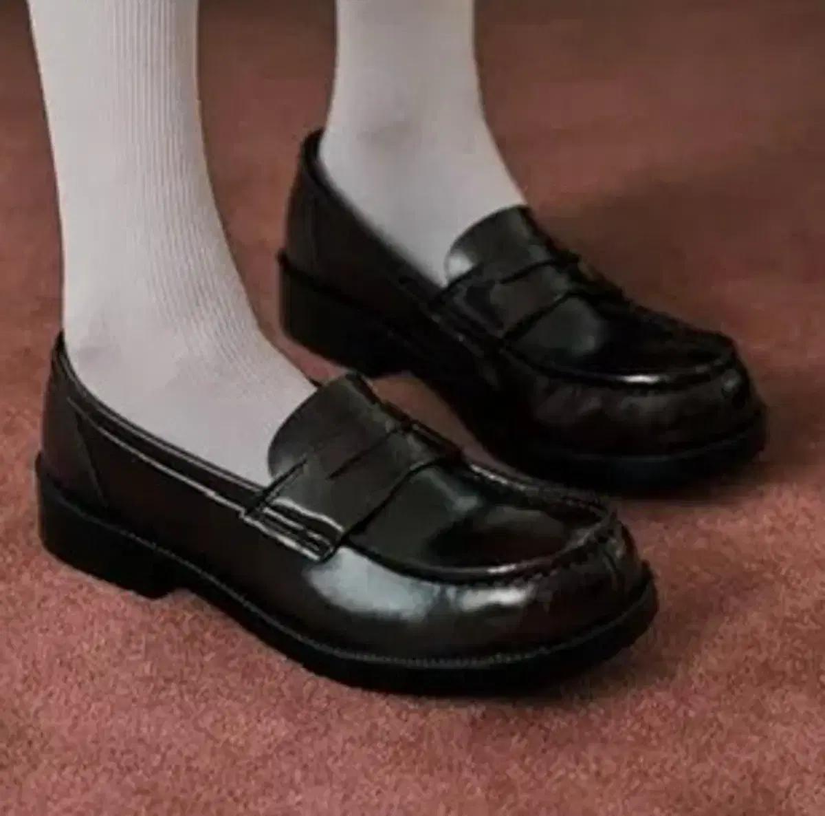 하루타 스퀘어토 패니 로퍼 블랙