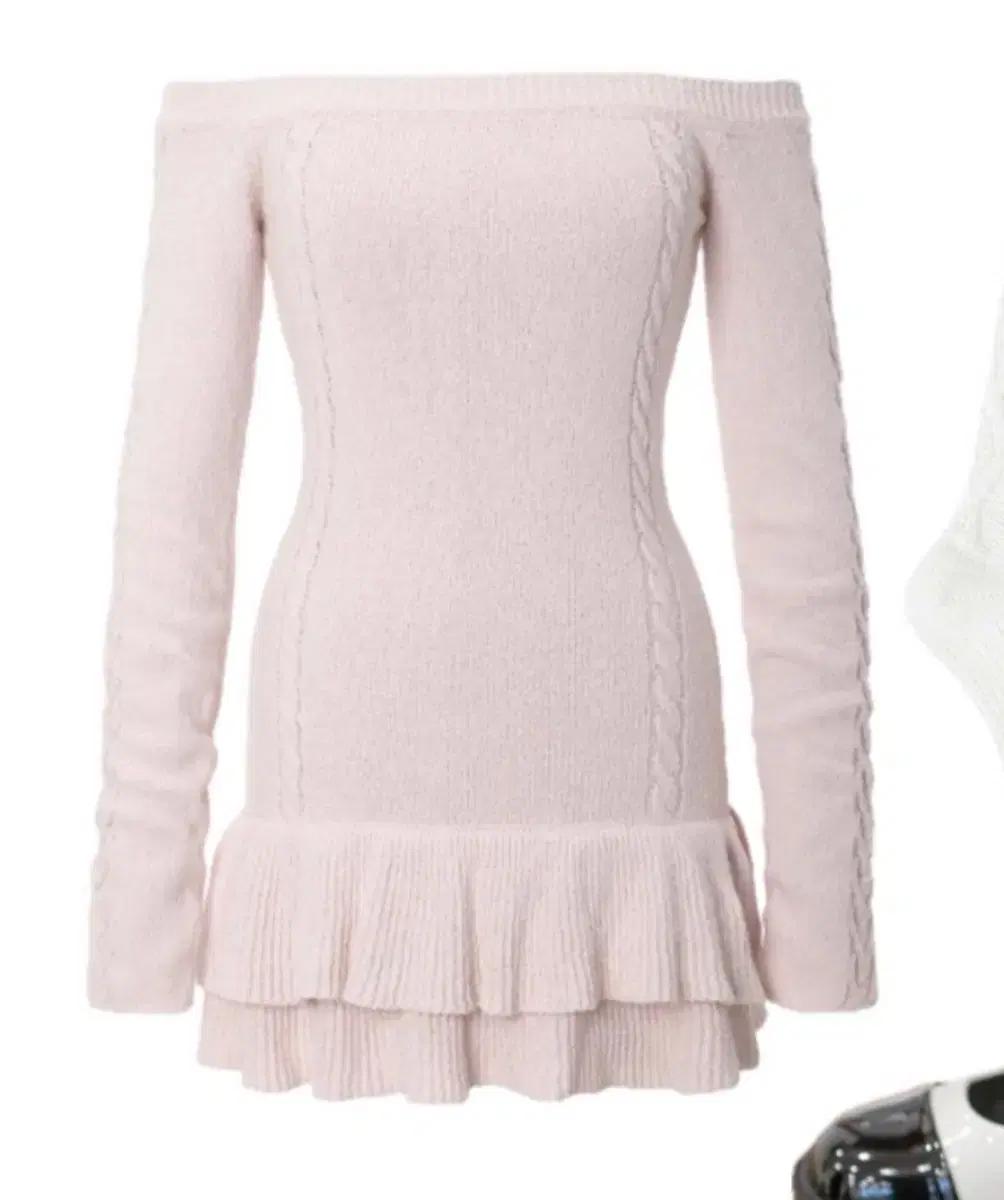 쓰리타임즈 케이블 니트 오프숄더 원피스