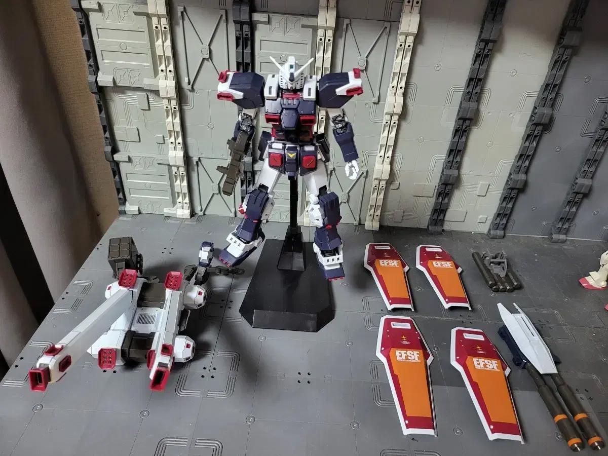 mg 풀아머 썬더볼트 2종 팝니다 건담 반다이 건프라 자쿠