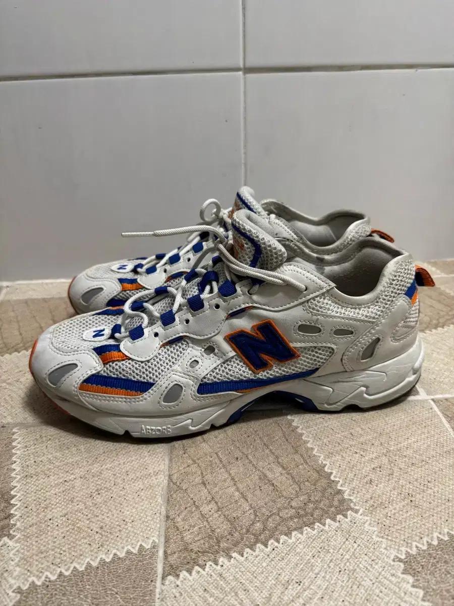 뉴발란스 827 사이즈 275-280