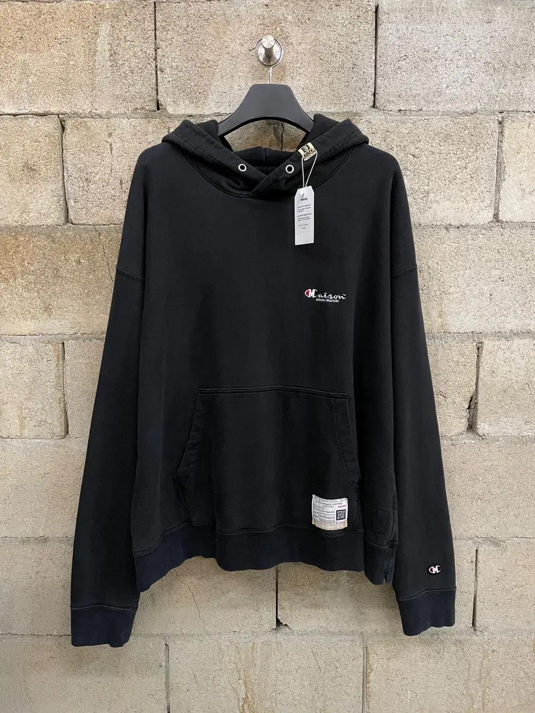 메종 미하라 야스히로 x 챔피온 자수 후드 티셔츠