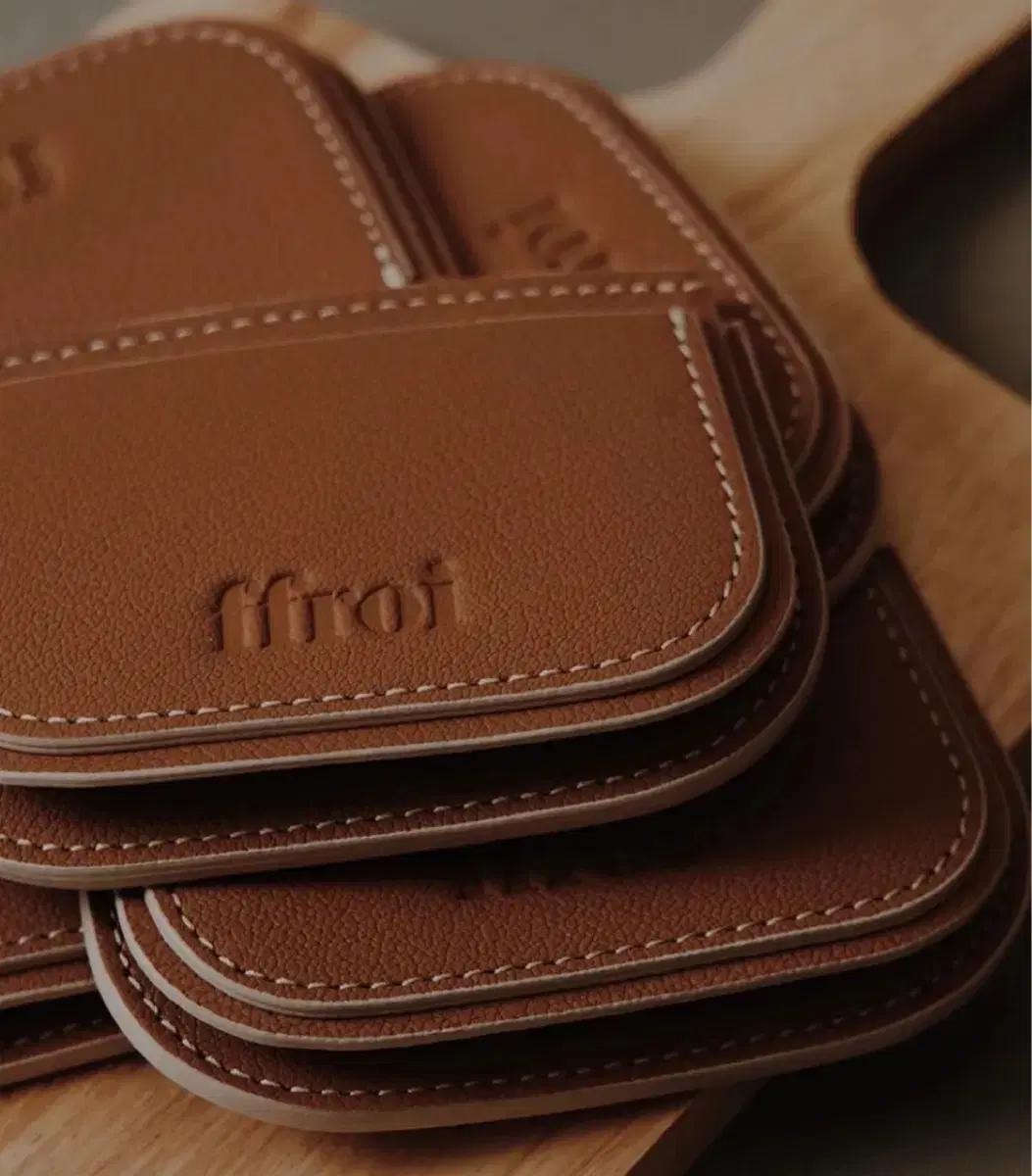 프루아 카드지갑 브라운 Free