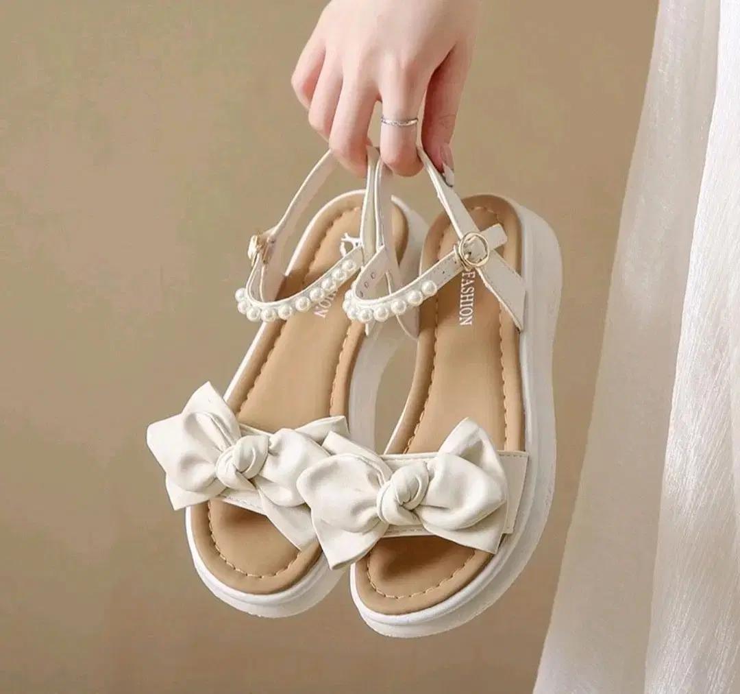 새상품 여성 리본 통굽샌들 화이트 230