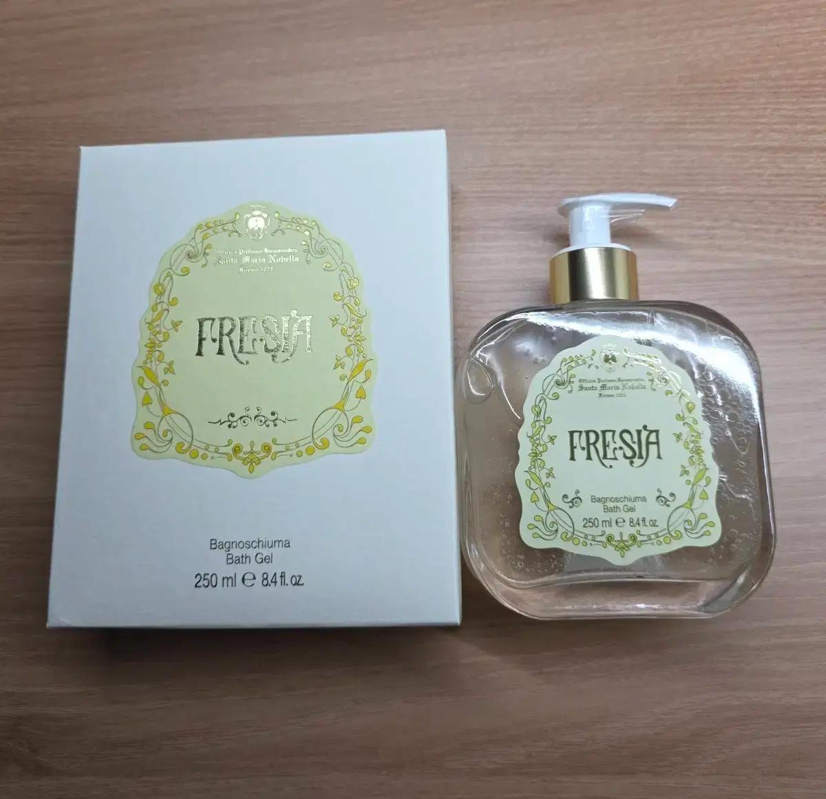산타마리아노벨라 바디워시 바뇨쉬우마 프리지아