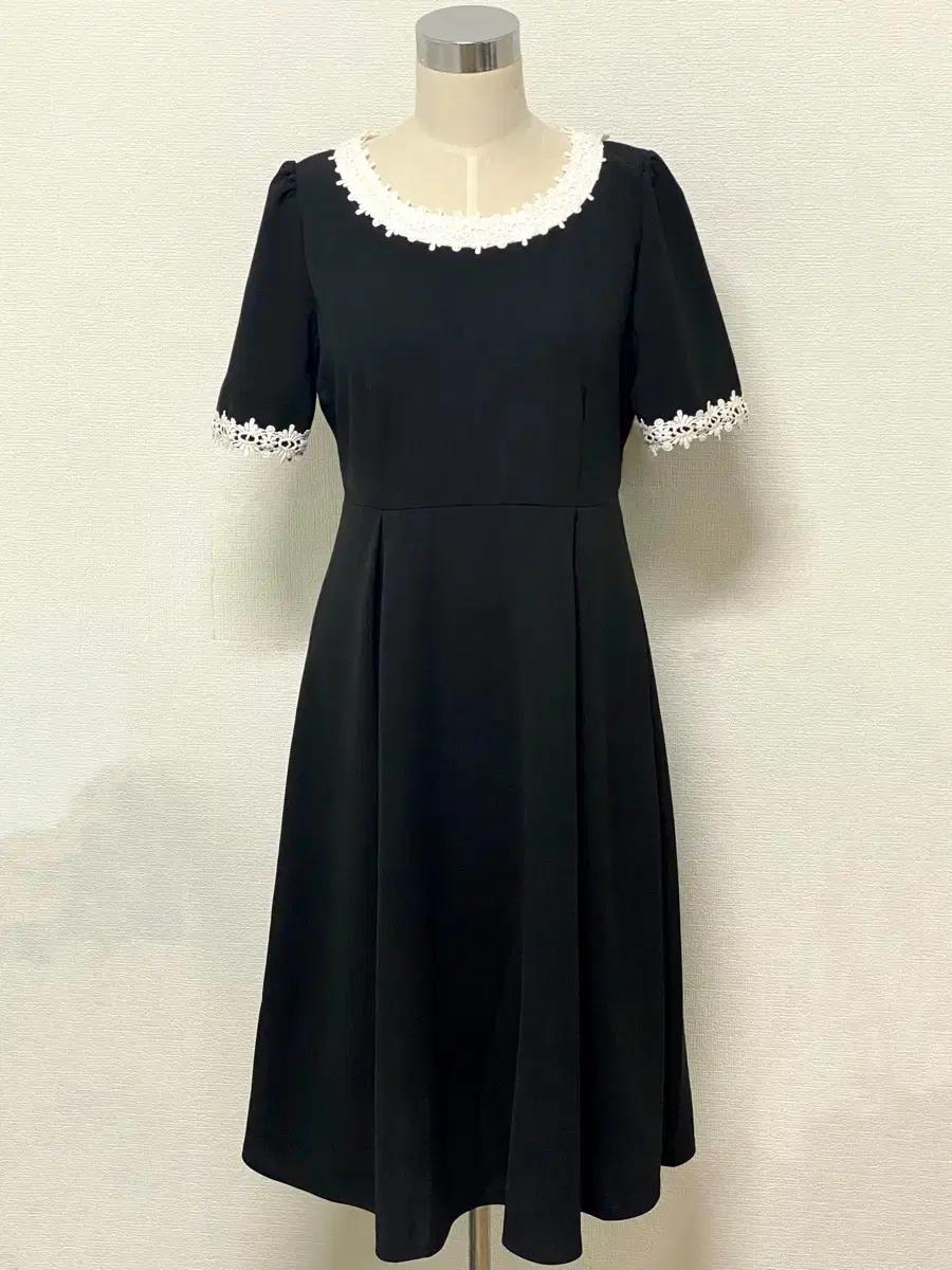 블랙 퍼프소매 반팔 원피스 / 블랙화이트 배색 여름 롱원피스