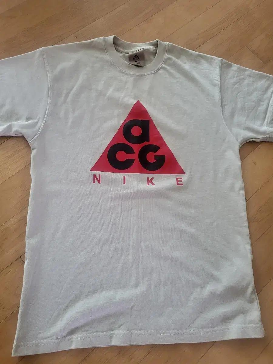 나이키 ACG 반팔 티셔츠 베이지95