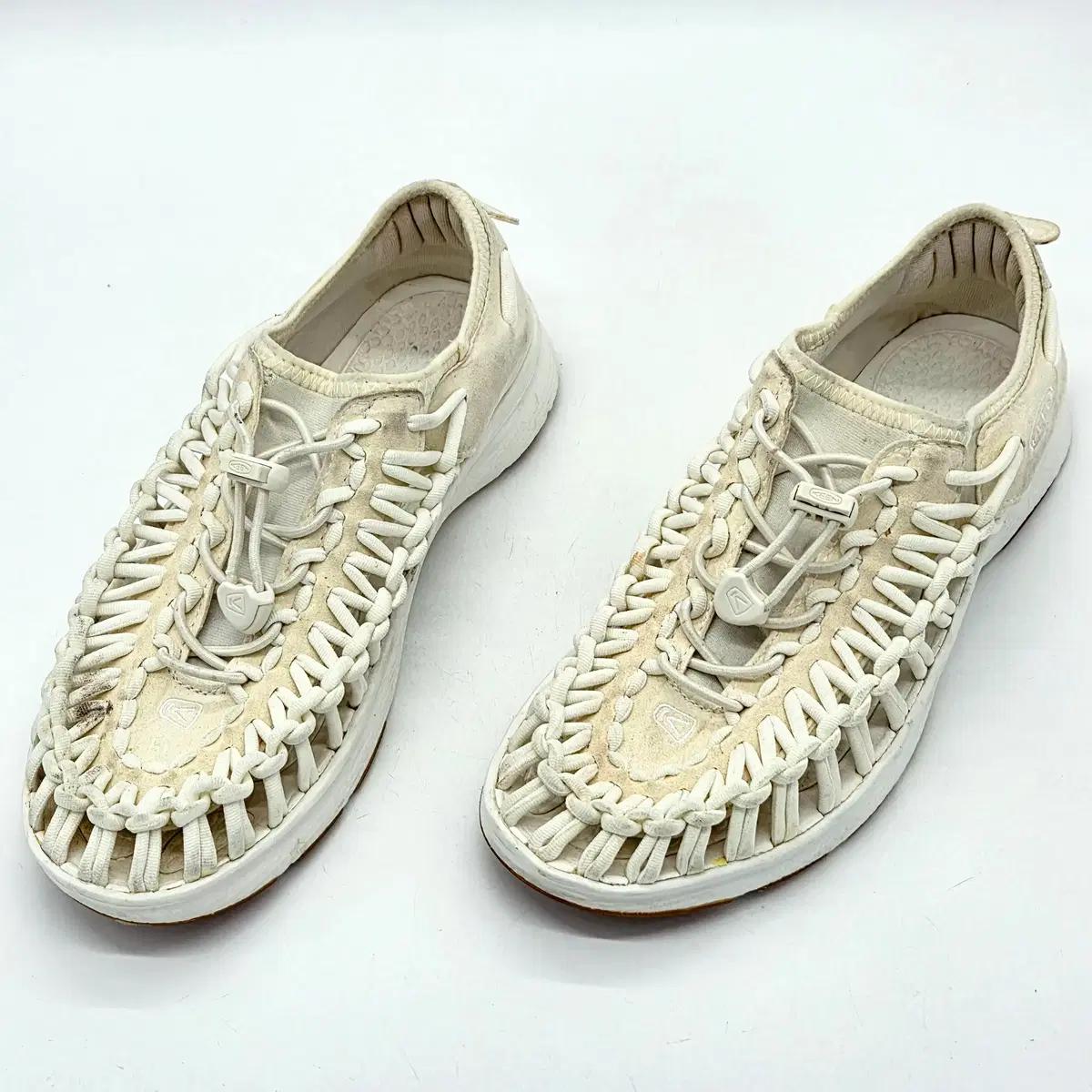 KEEN 우먼스 유니크 O3 샌들 Birch (250)
