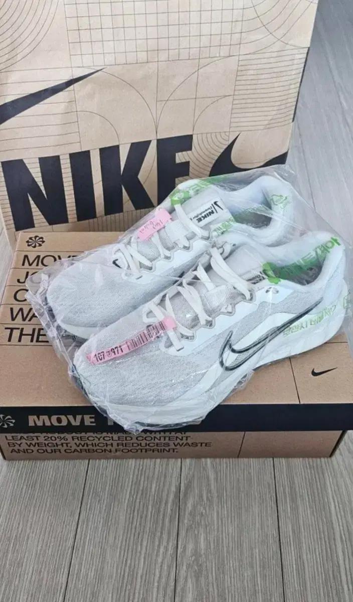(드라이클리닝완료)친환경소재 나이키 다운시프터13 런닝화240~245