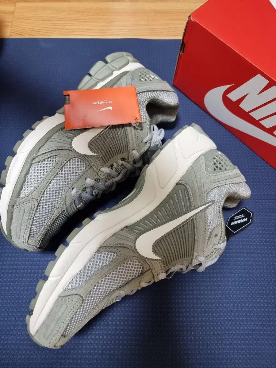 나이키 줌 보메로 5 다크 스투코 270 HF1553 002 운동화 런닝