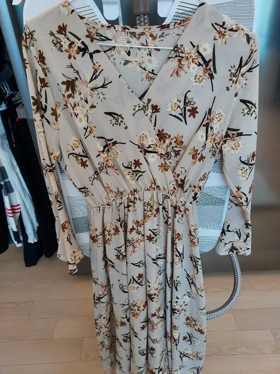 플라워 패턴 롱 원피스 쉬폰 브이넥 가을원피스