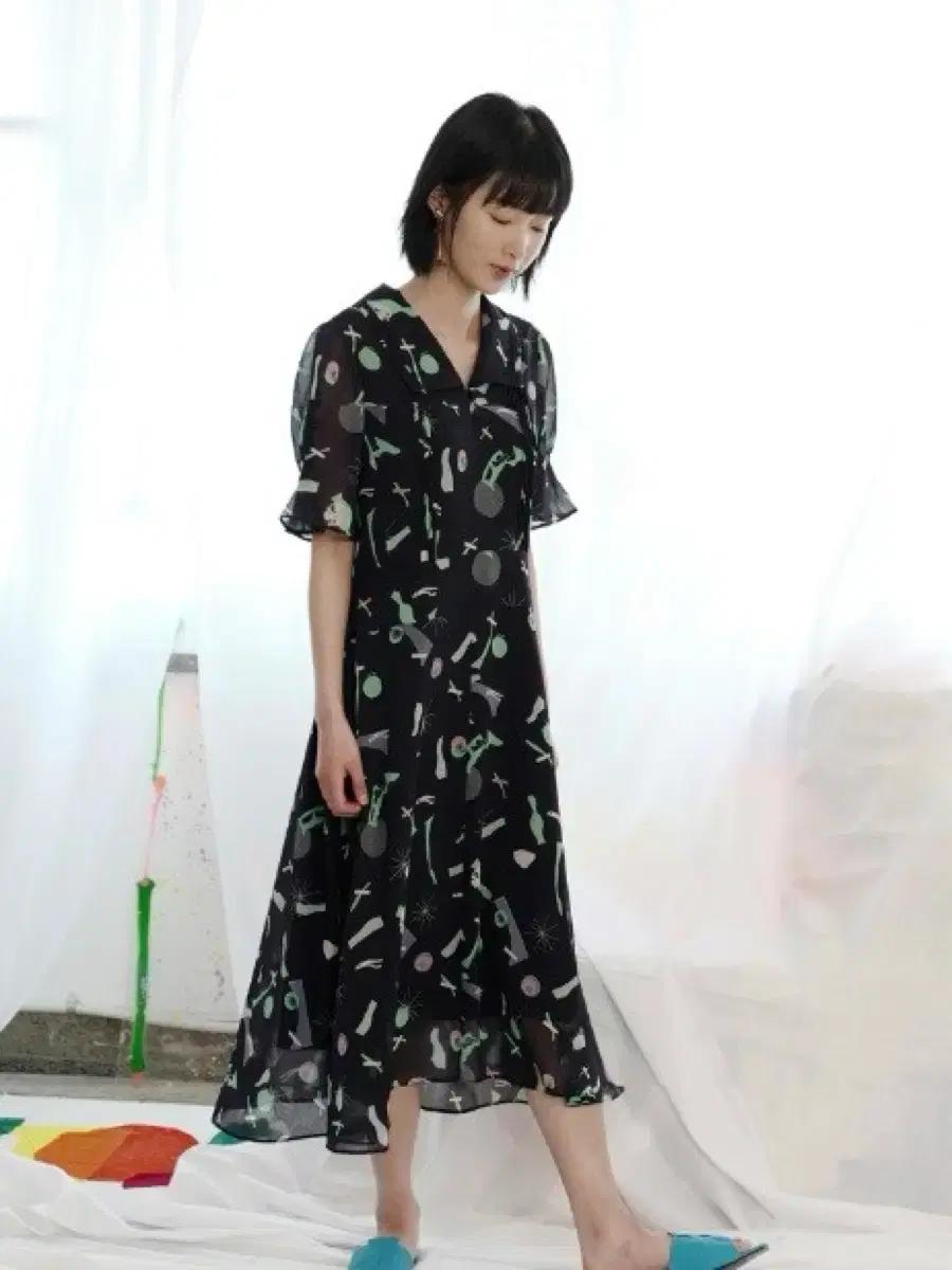 잇미샤 빅카라 시스루 퍼프 소매 패턴 쉬폰 롱원피스 반팔 네이비 하객룩