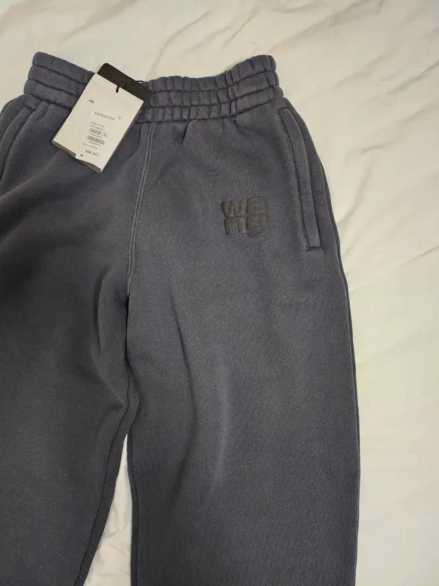 (이번주까지)알렉산더왕 로고 조거팬츠 차콜 그레이 xs (새상품)