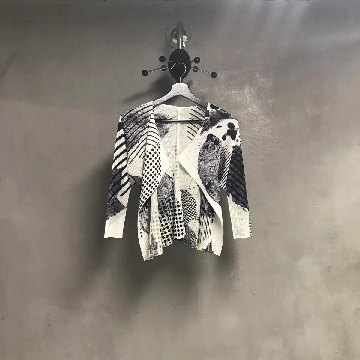 이세이 미야케 플리츠 플리즈 가디건 3(W)