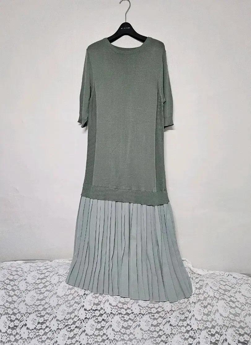55~66 | 민트그레이 우아한 배색 니트 플리츠 원피스 | 하객룩 추천