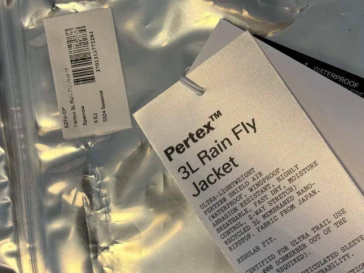 Satisfy 새티스파이 pertex rain jacket