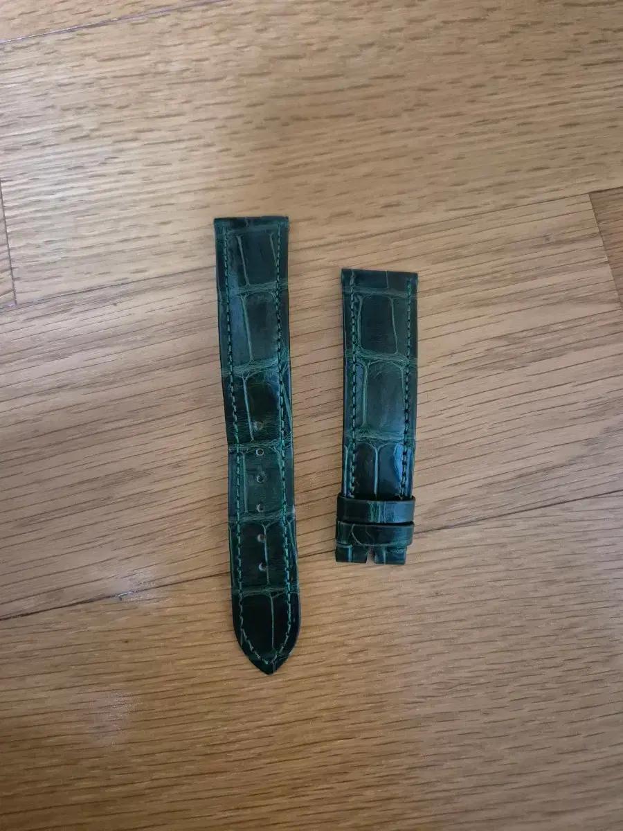 파텍필립 스트랩 유광 엘리 그린