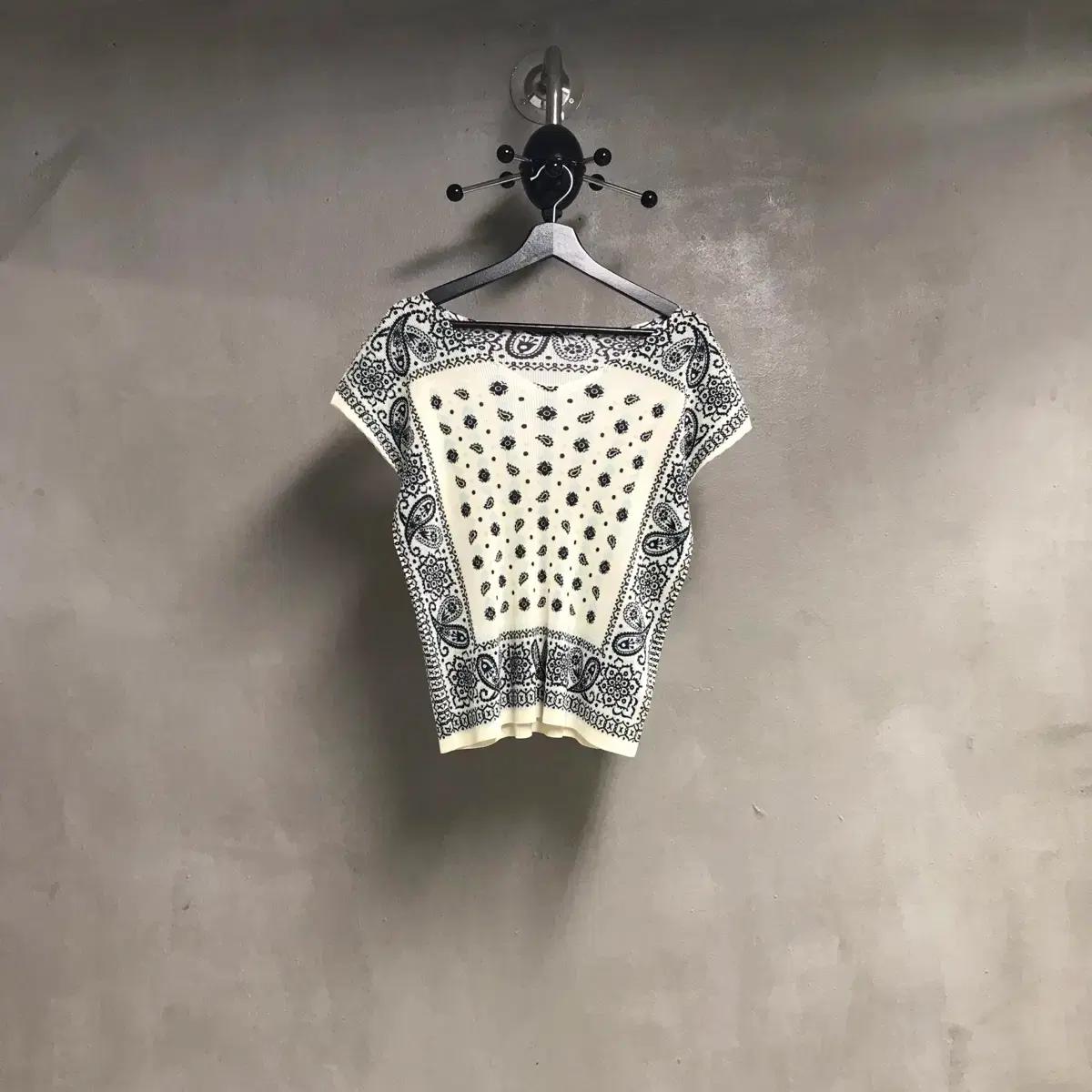 이세이 미야케 플리츠 플리즈 페이즐리 탑 3(W)