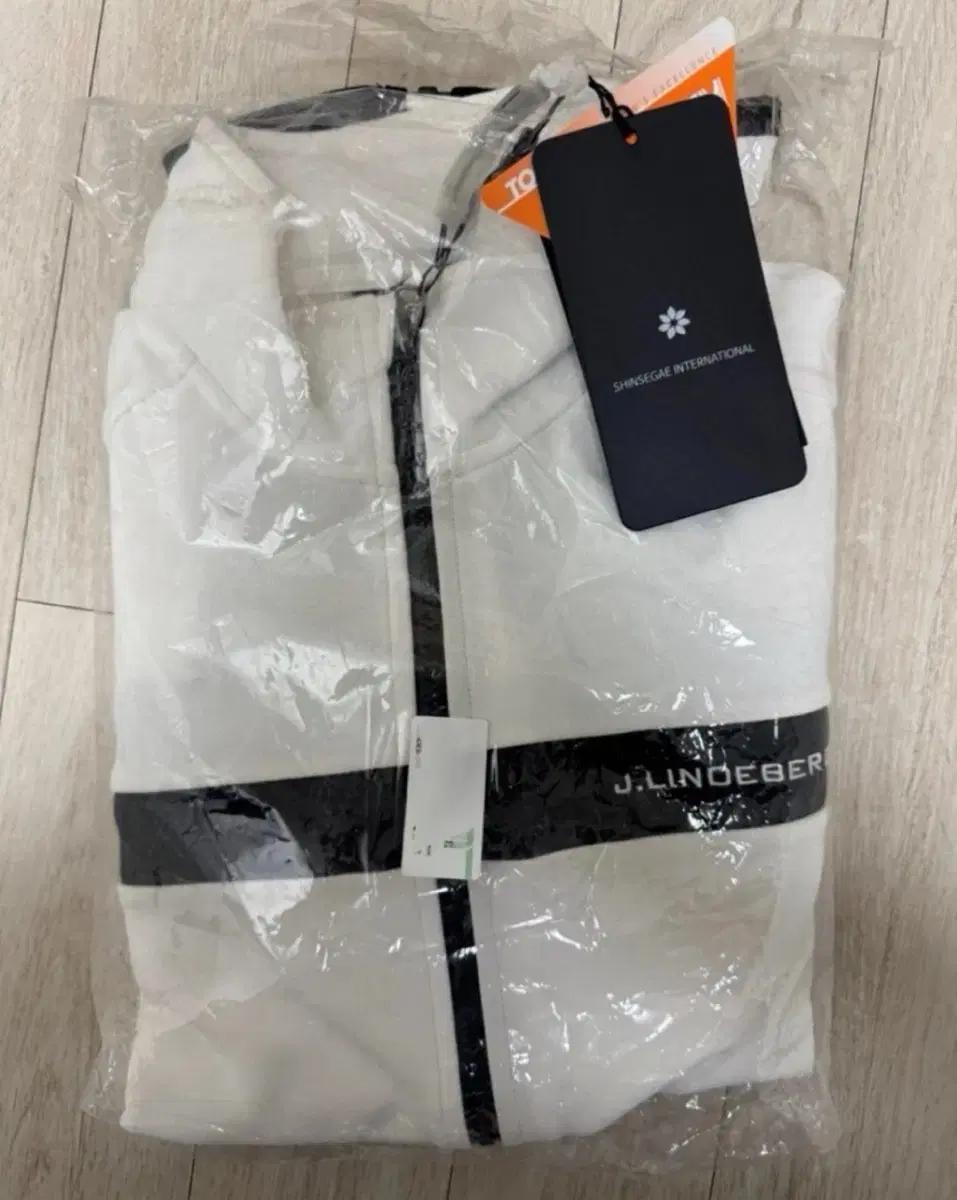 [새상품] 제이린드버그 골프 화이트 자켓 L