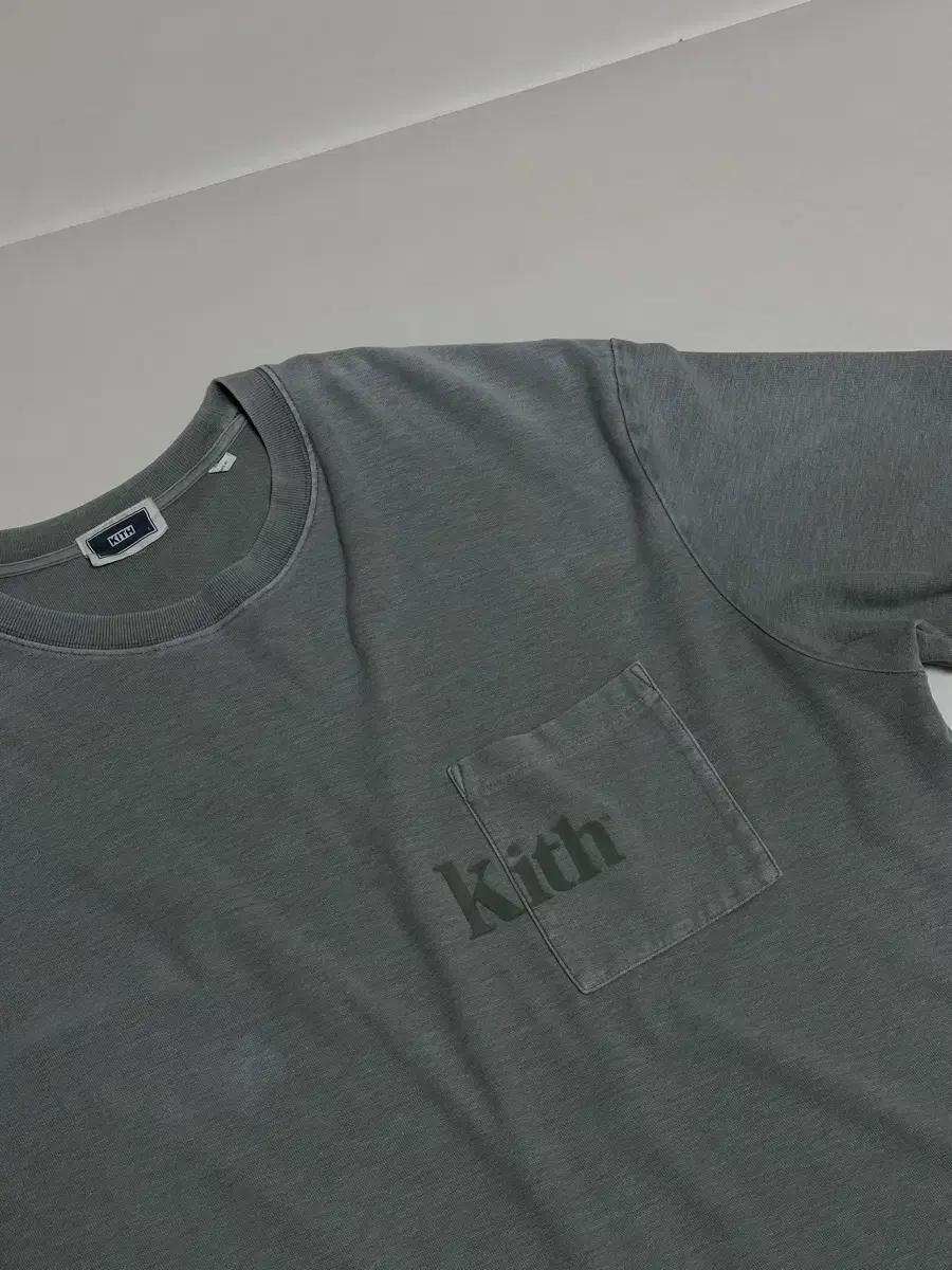 KITH 키스 반팔 포켓티(카키)