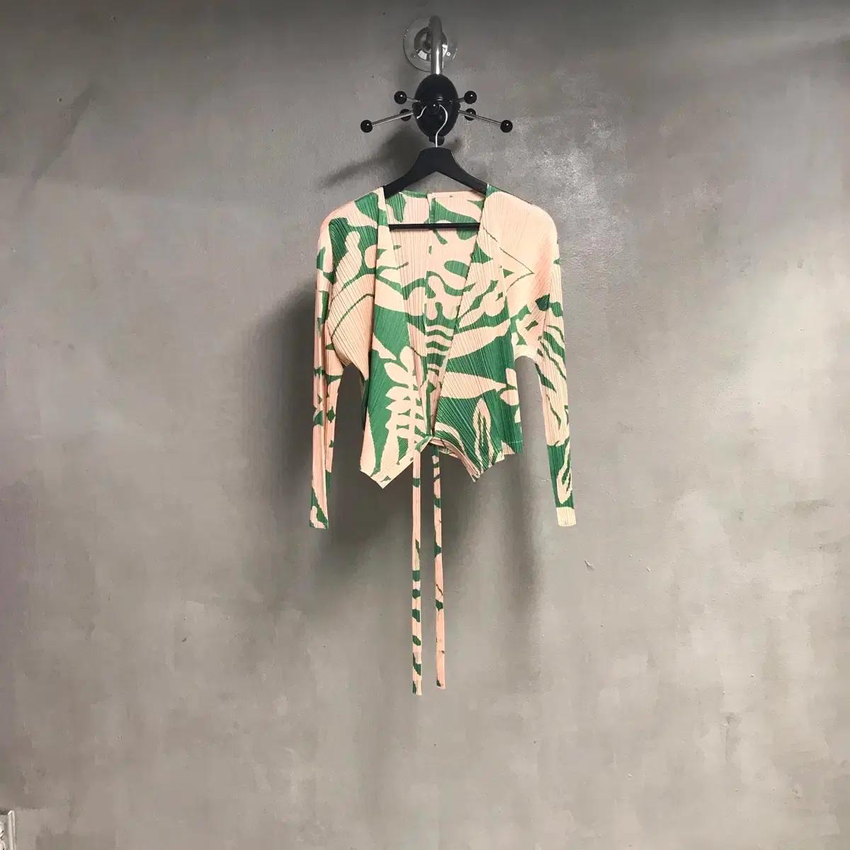 이세이 미야케 플리츠 플리즈 가디건 3(W)