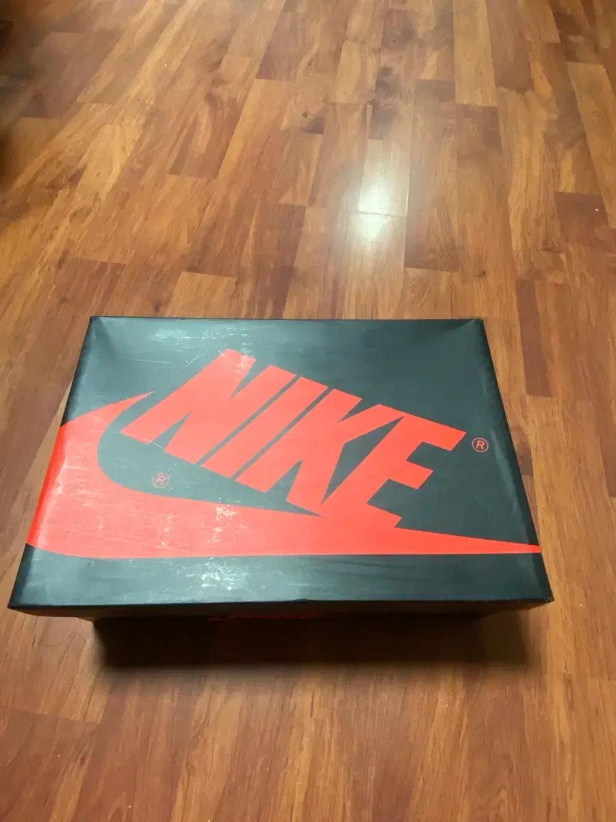 나이키 조던1 로얄토 250