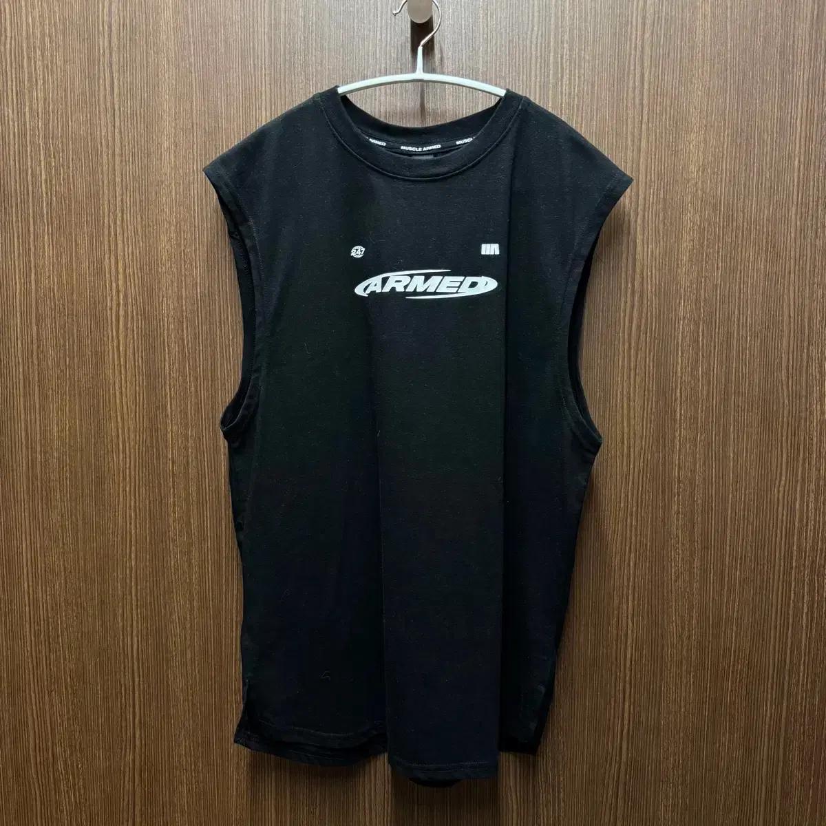 머슬암드 민소매 나시 M