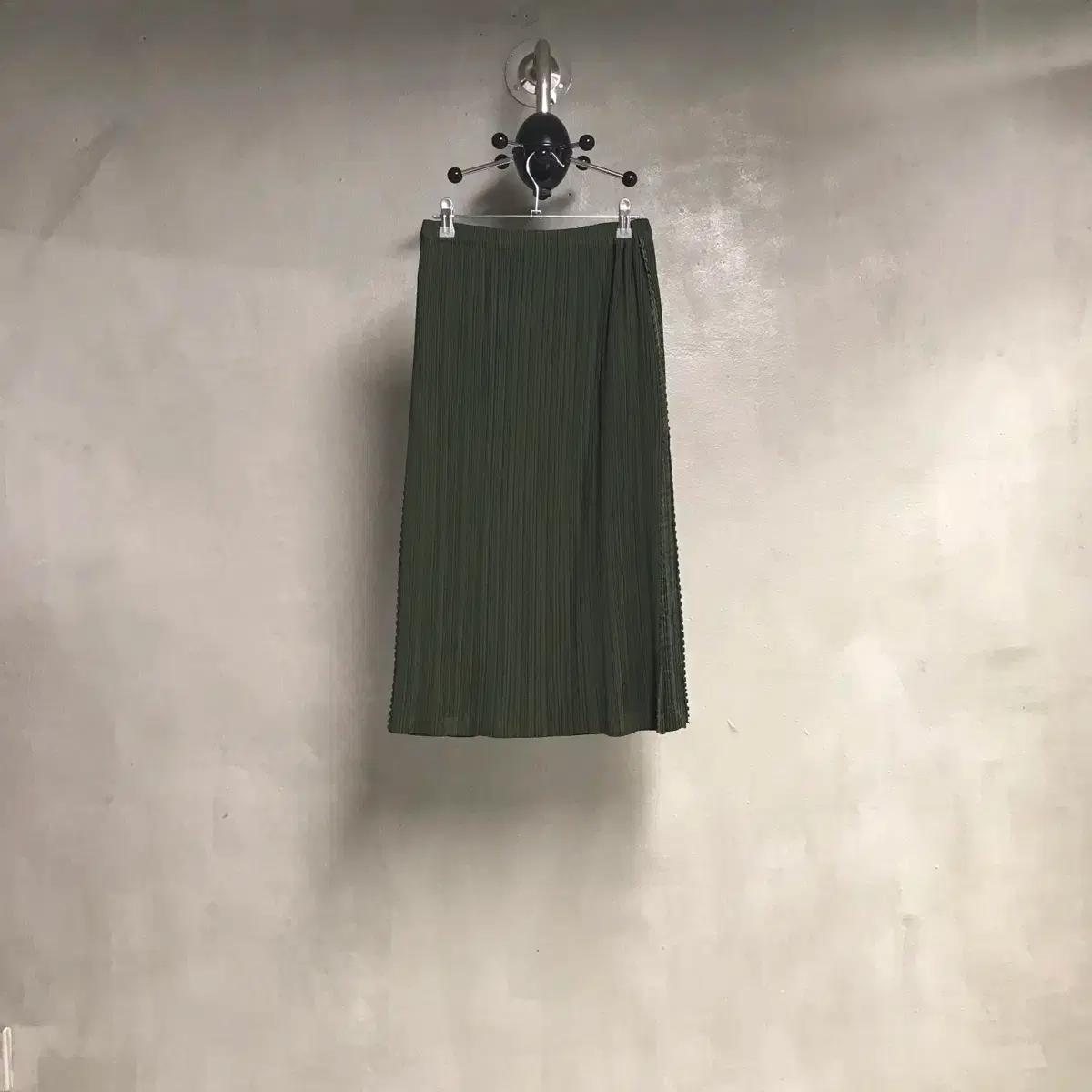이세이 미야케 플리츠 플리즈 스커트 카키 2(W)