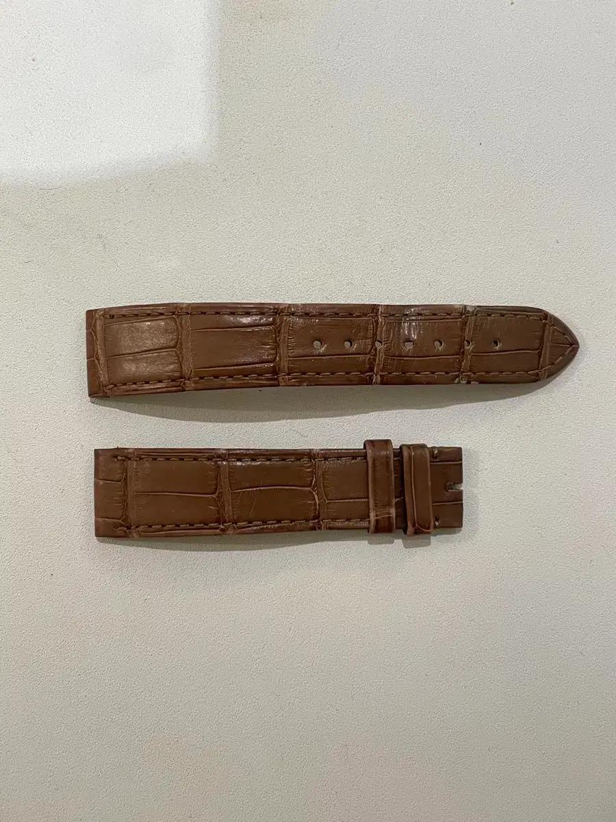 까르띠에 탱크 솔로 스몰 스트랩 에토프