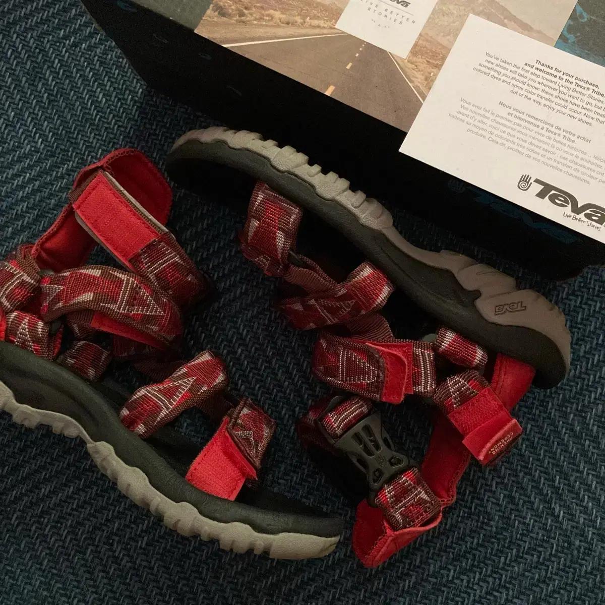 Teva 테바 오프닝세레모니 콜라보 레드 벨크로 하이킹 스트랩 샌들 샌달