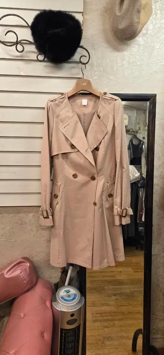 베이지색 여성 트렌치 코트