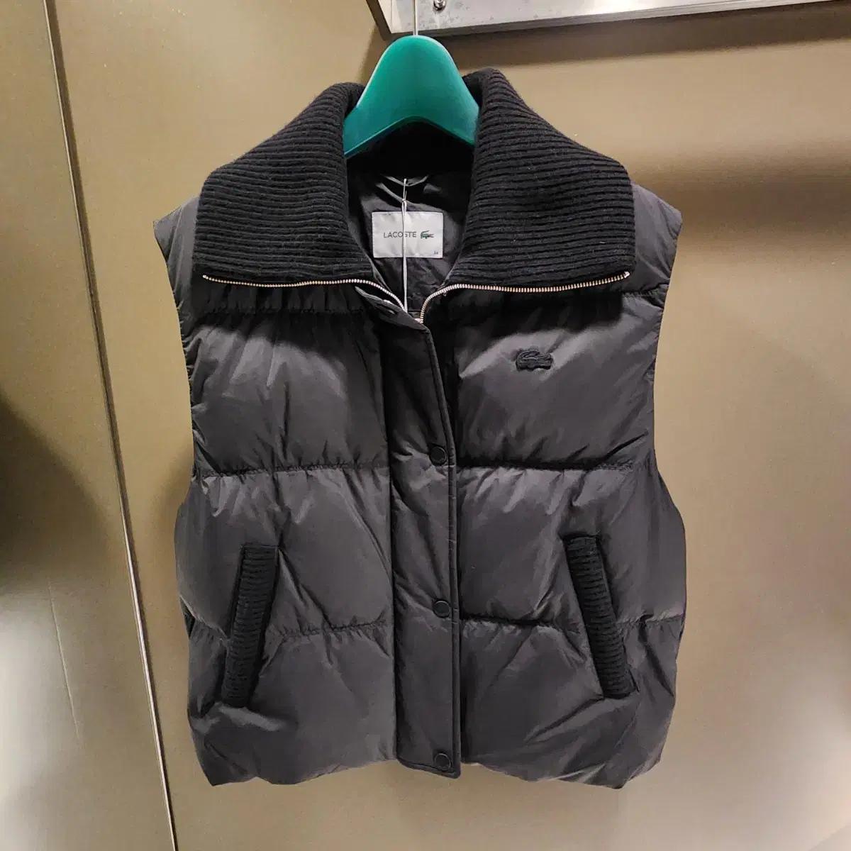 (새상품) 라코스테 여성 스웨터 카라 다운베스트 (패딩) (패딩조끼)
