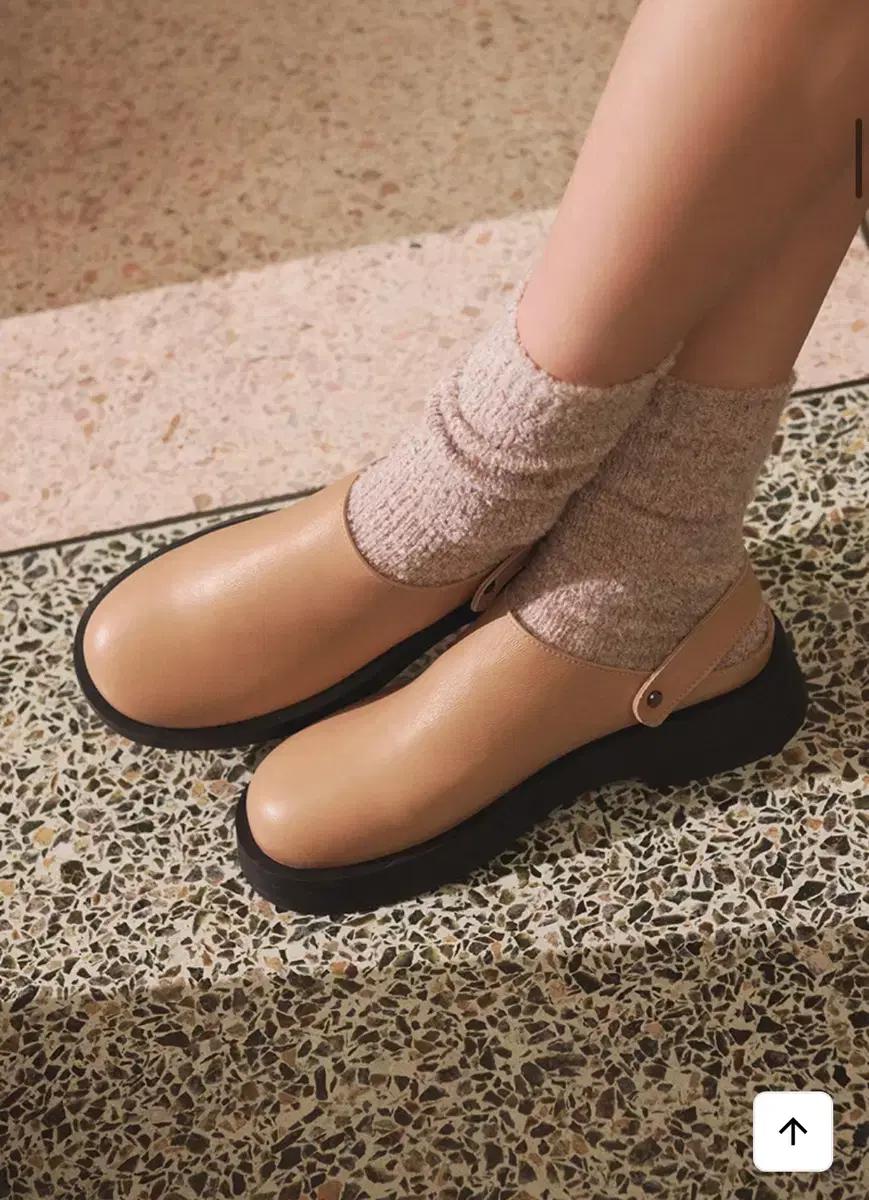 무드나잇 데미앙 플랫폼 쿠셔닝 클로그 베이지230사이즈