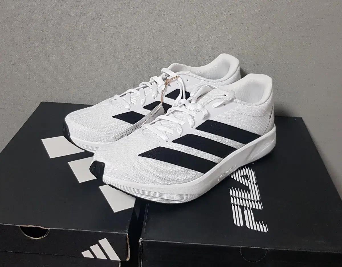 [새제품] 아디다스 운동화 (265,270)