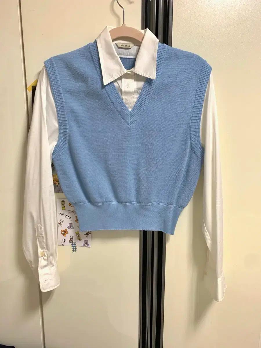 아비에무아 니트조끼셔츠