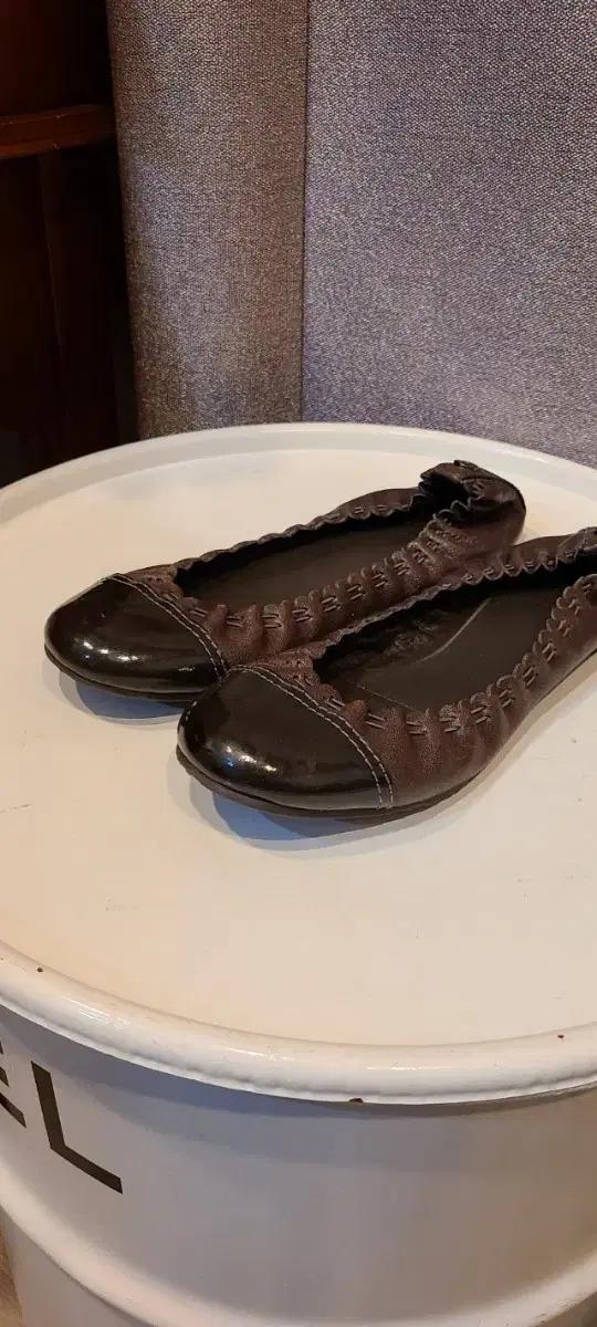 토리버치 여성 플랫슈즈 37사이즈