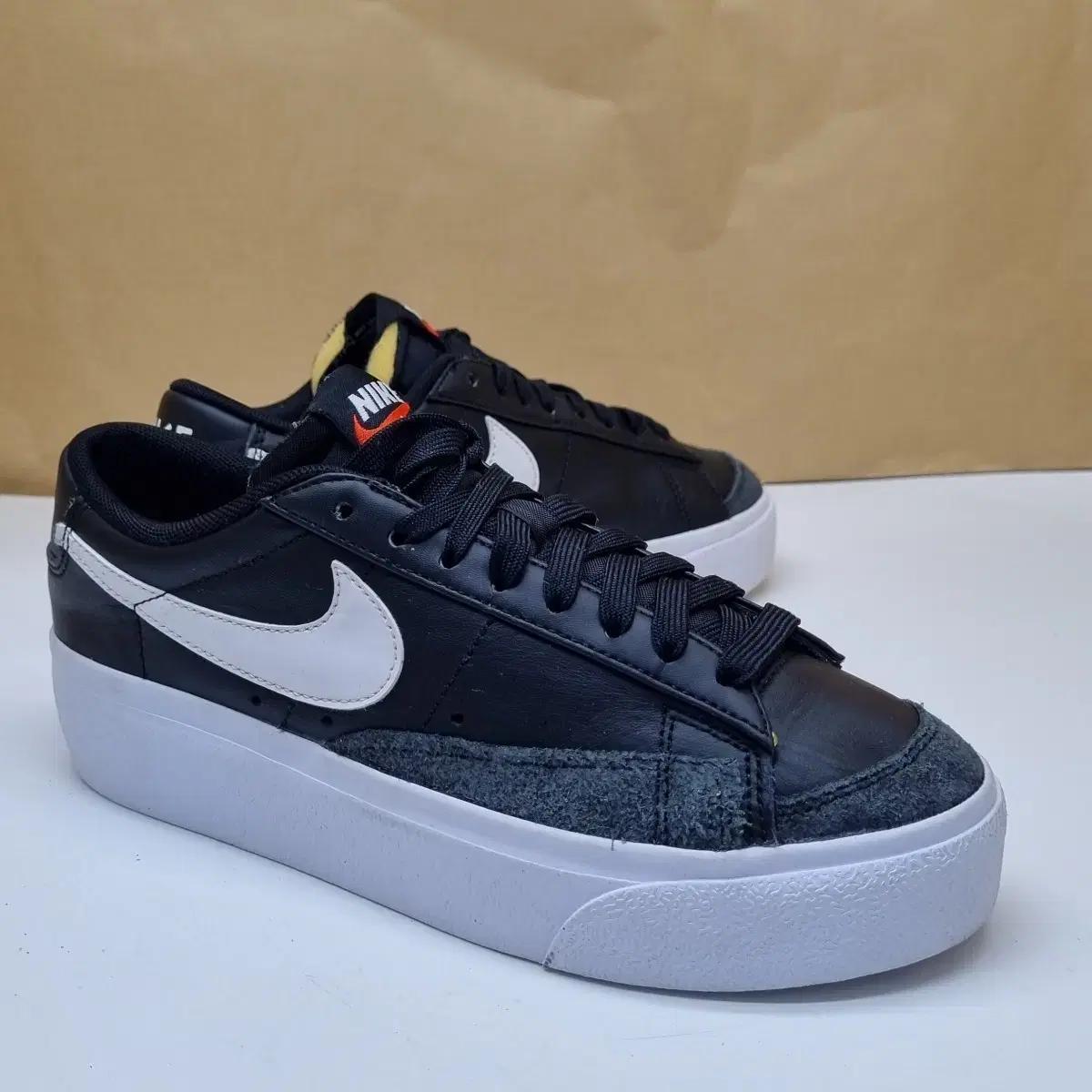 나이키 블레이저 플랫폼 여성스니커즈230