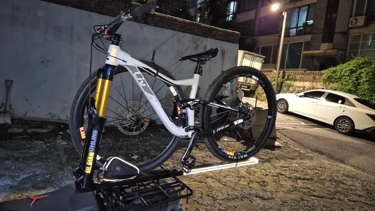 전기산악자전거(EMTB) 캐리어(오토바이용 캐리어)
