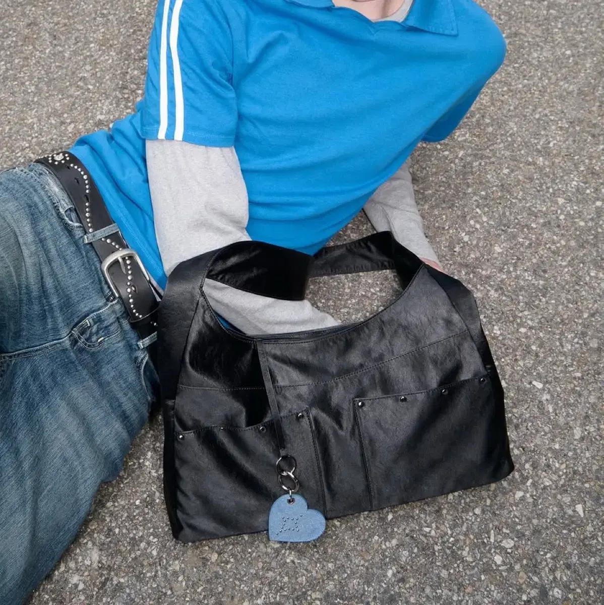 페넥 숄더백 빅백 BASH SLOUCHY BAG 메탈블랙