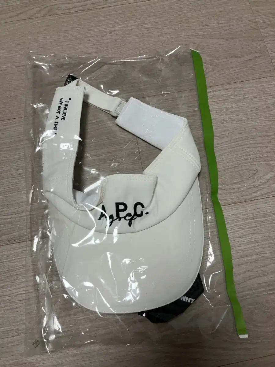 아페쎄 선바이저 햇 팝니다.